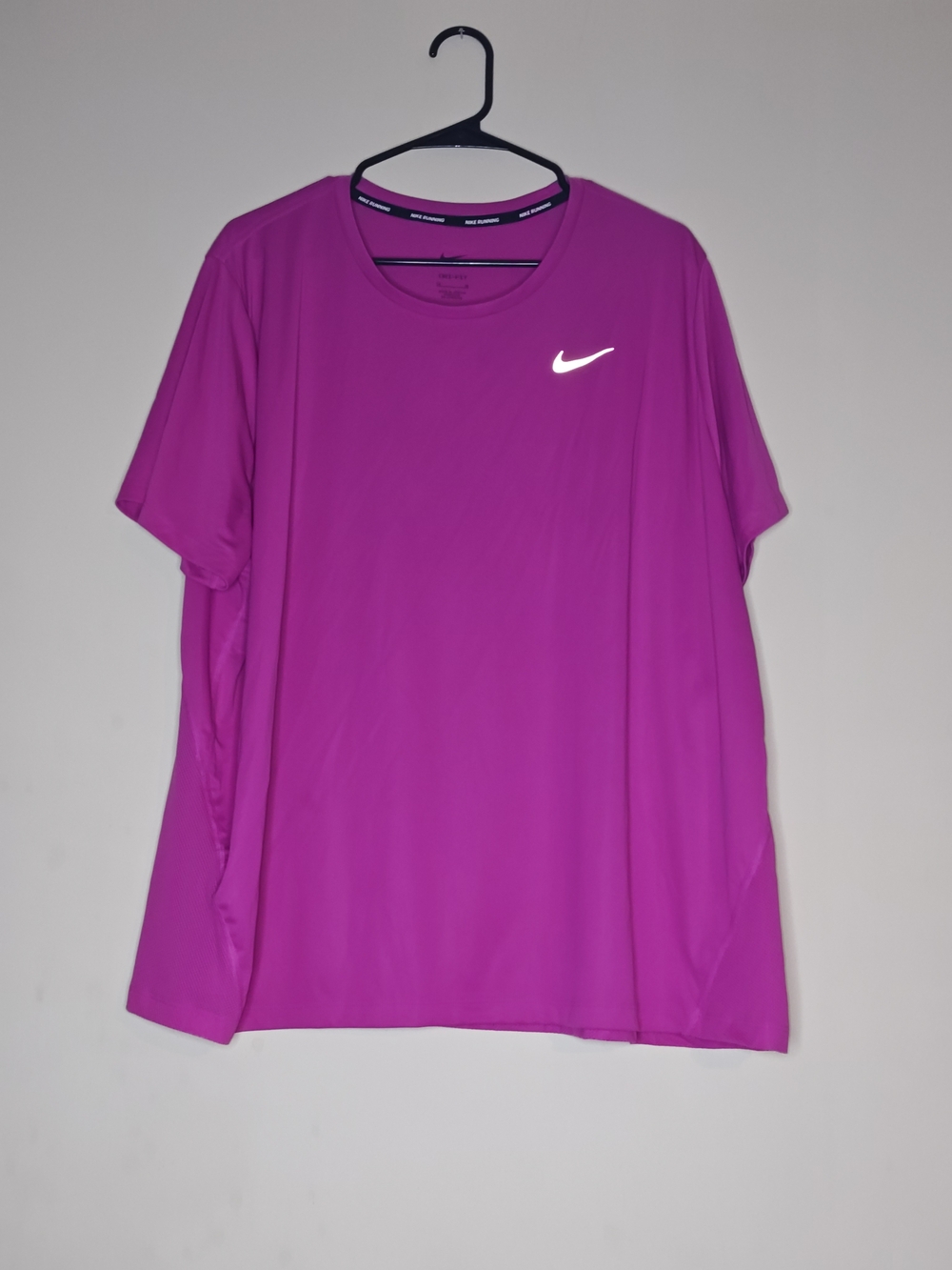 Nike Woman's Short Sleeve Performance Tee in Bright Magenta 3X